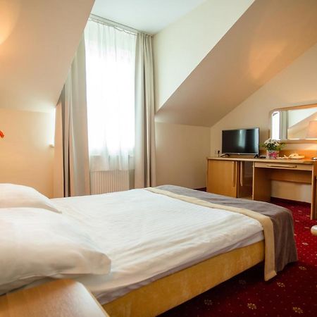 Hotel Orient クラクフ エクステリア 写真