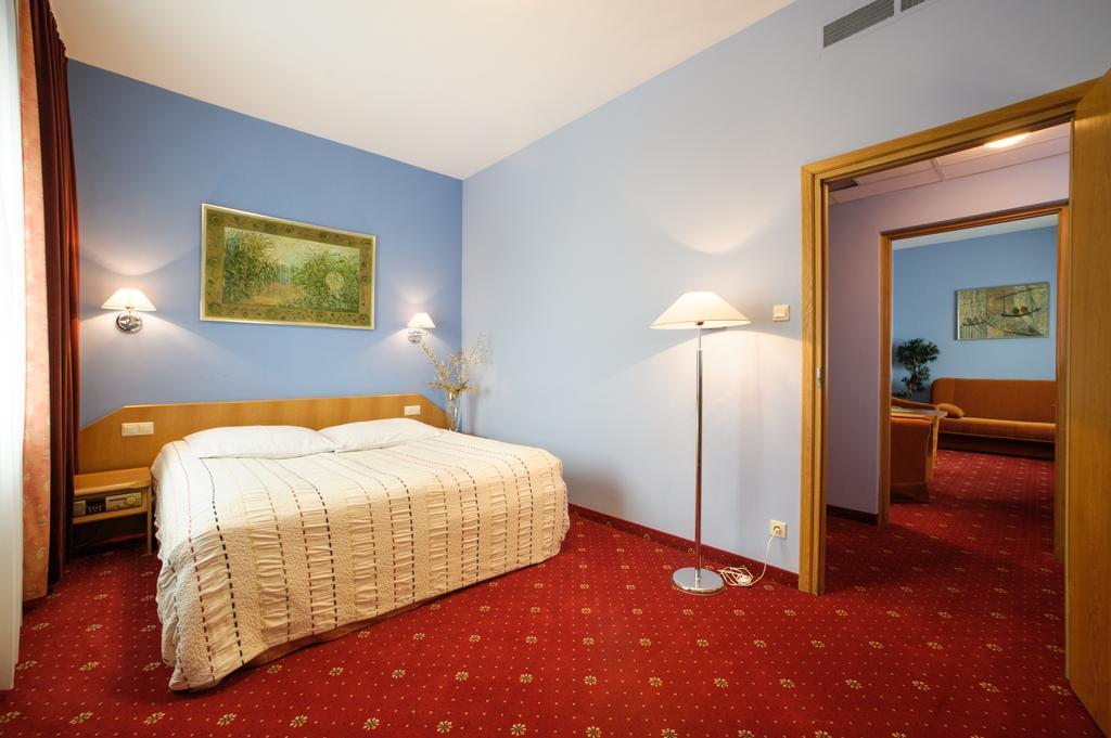 Hotel Orient クラクフ エクステリア 写真
