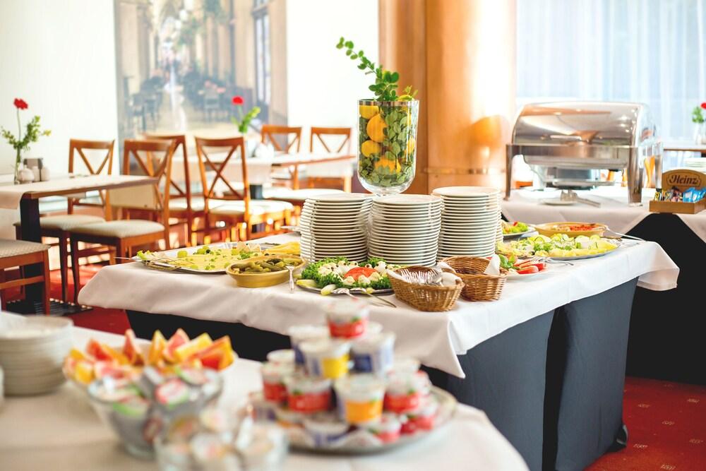 Hotel Orient クラクフ エクステリア 写真